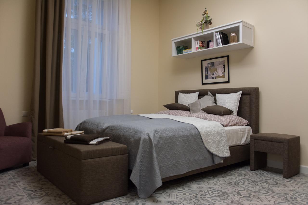 Zora Apartman Егер Екстериор снимка