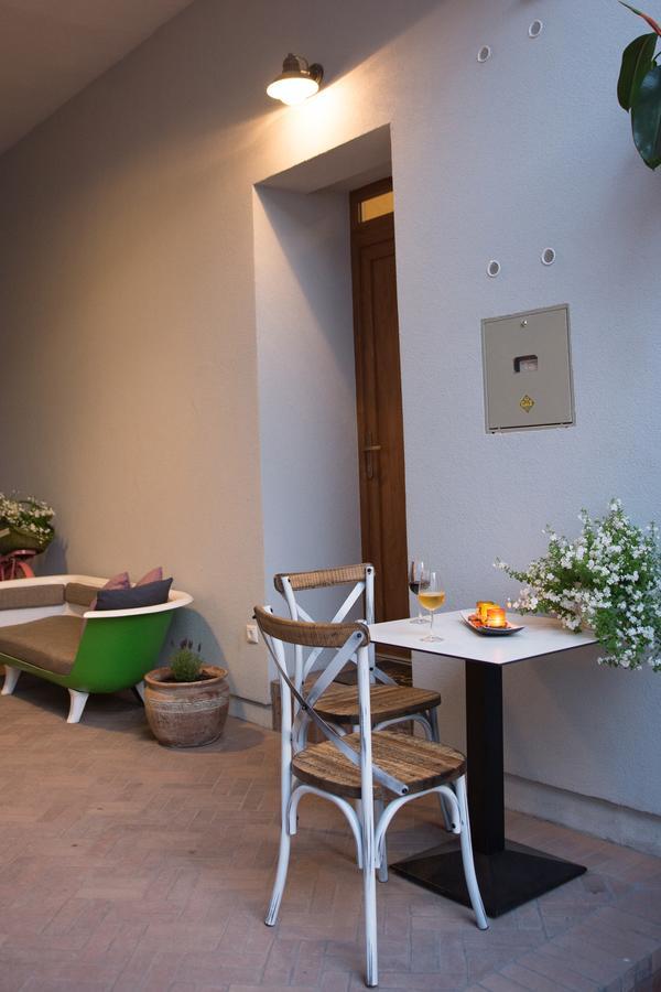 Zora Apartman Егер Екстериор снимка